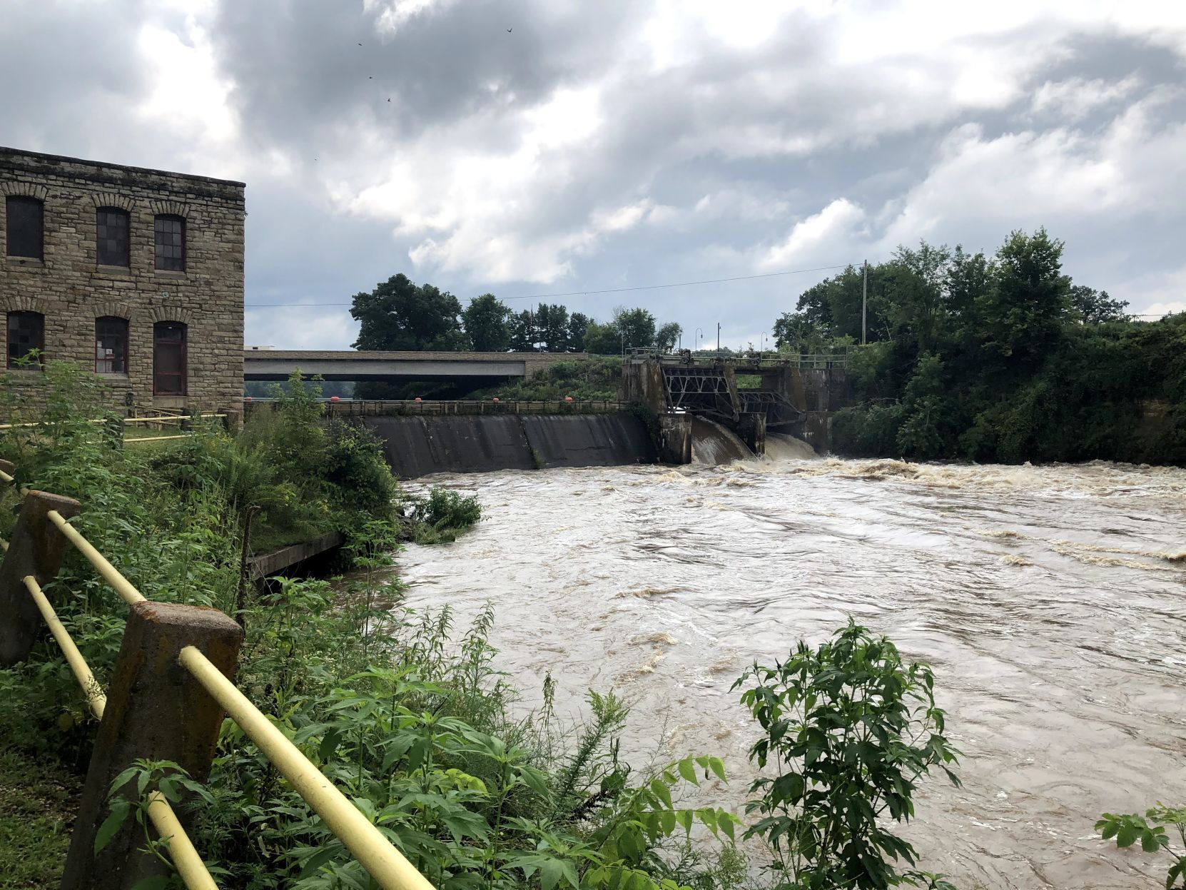 Neshonic dam